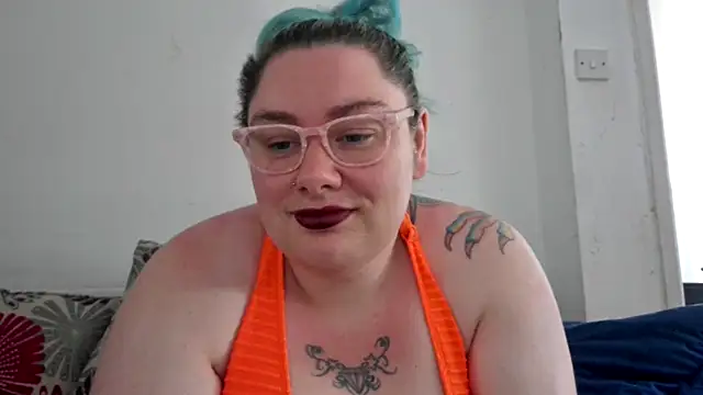 Snapshot of Bustycurves chatting on June 2026 11:00:01 AM Bustycurves online show from June 2026 11:00:01 AM
