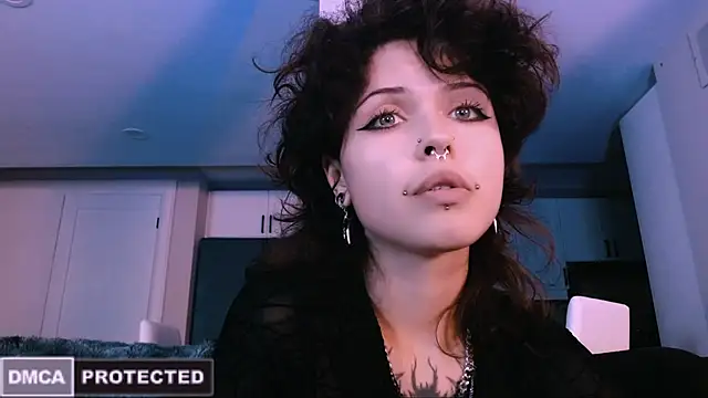 Snapshot of NaughtyLittleFox chatting on November 2025 05:17:02 AM NaughtyLittleFox online show from November 2025 05:17:02 AM