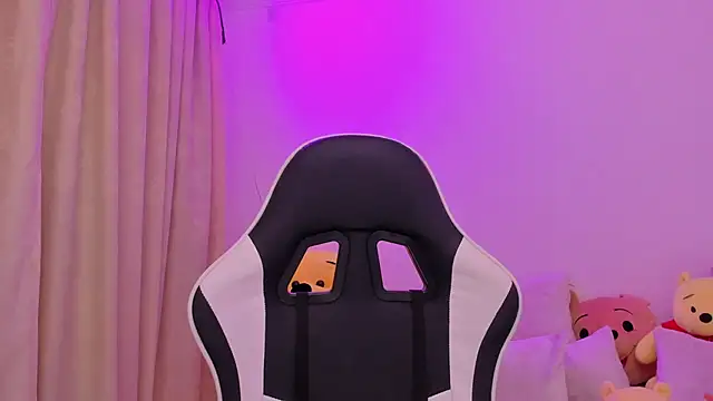 shanel taylor online show from December 2025 03:54:02 PM