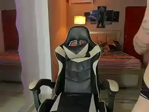 naomi berckley online show from March 2025 05:40:02 AM