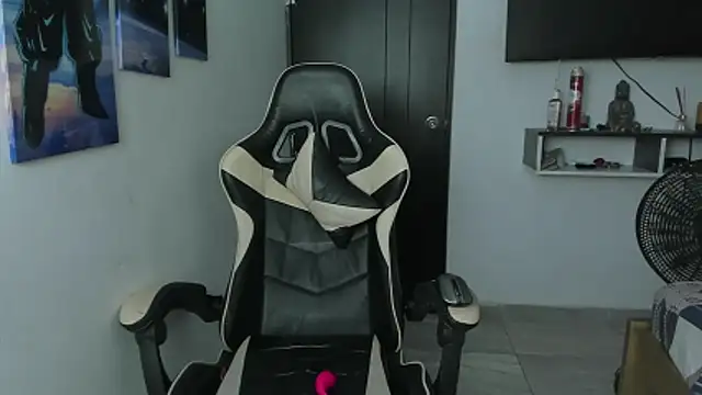 naomi berckley online show from January 2026 09:57:02 AM