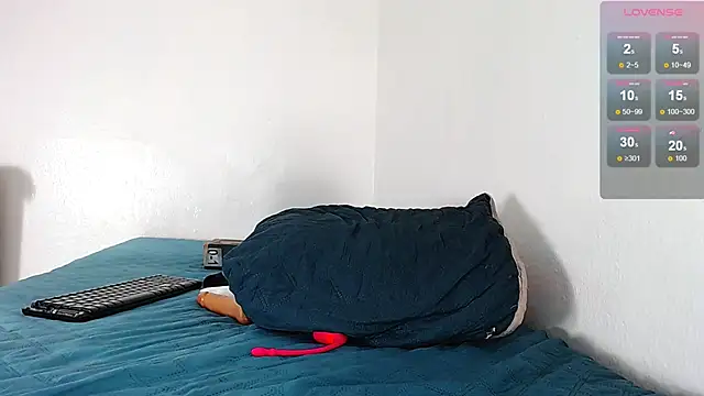 Snapshot of camilavagina24 chatting on January 2025 10:44:02 PM camilavagina24 online show from January 2025 10:44:02 PM