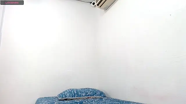 Snapshot of camilavagina24 chatting on January 2025 05:42:01 PM camilavagina24 online show from January 2025 05:42:01 PM