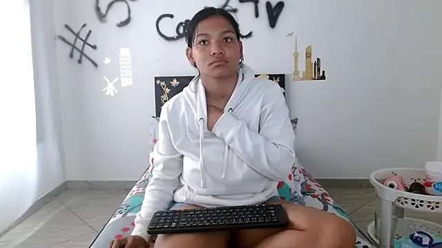 Snapshot of camilavagina24 chatting on September 2025 11:44:01 AM camilavagina24 online show from September 2025 11:44:01 AM