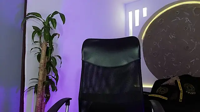 Tatianabr 01 online show from December 2025 06:34:02 PM