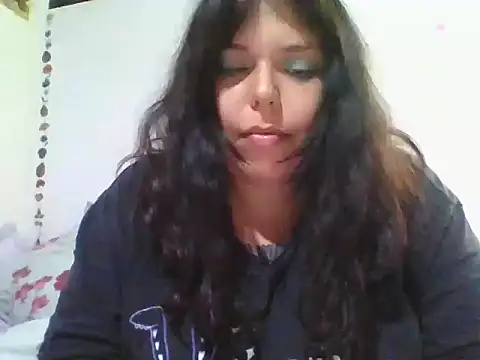 Snapshot of scarletttlove chatting on April 2026 01:47:01 AM scarletttlove online show from April 2026 01:47:01 AM