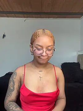 gretell evans online show from November 2025 06:41:02 PM