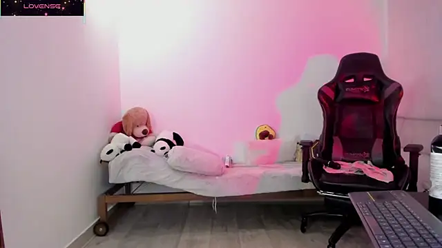 Snapshot of Biancastrongg chatting on November 2025 03:09:02 AM Biancastrongg online show from November 2025 03:09:02 AM