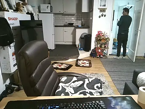 mihaimichael online show from October 2025 01:32:01 PM