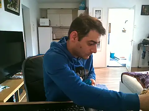 Snapshot of mihaimichael chatting on June 2026 01:14:01 PM mihaimichael online show from June 2026 01:14:01 PM