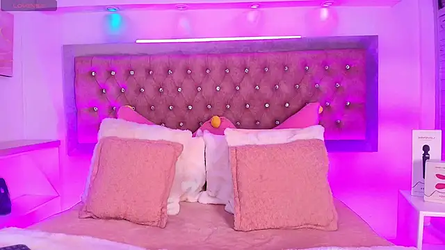 Tayzon Foxxx online show from November 2025 12:38:02 PM