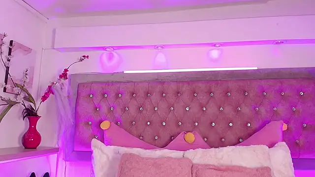 Tayzon Foxxx online show from November 2025 12:49:02 PM