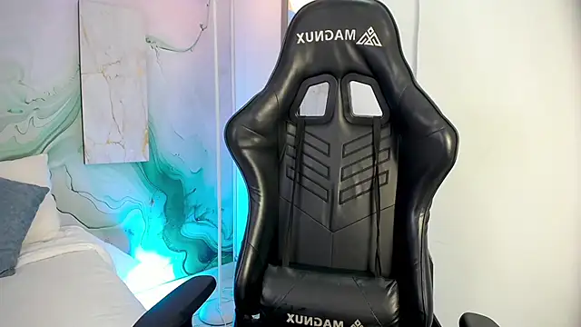 Tayzon Foxxx online show from March 2026 08:20:02 PM