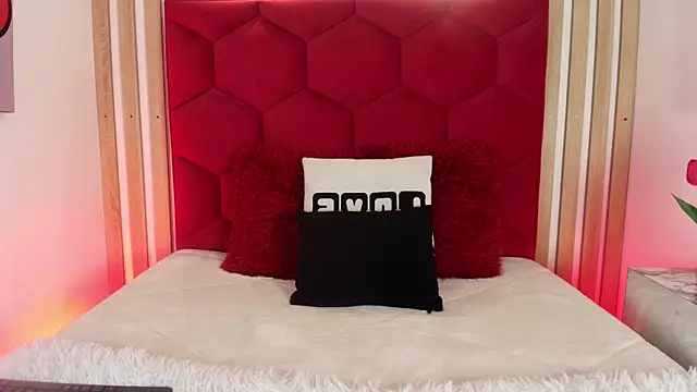 Tayzon Foxxx online show from July 2026 08:22:02 PM