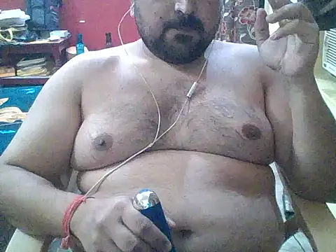 Snapshot of ARYANAVAILABLE chatting on October 2025 11:32:02 PM ARYANAVAILABLE online show from October 2025 11:32:02 PM