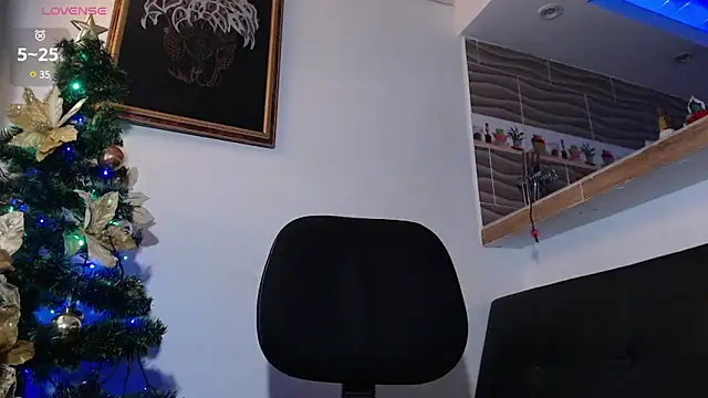 Snapshot of colby_scott chatting on December 2024 06:34:01 AM colby scott online show from December 2024 06:34:01 AM