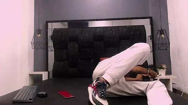 Jose Smoke online show from September 2025 02:11:02 AM