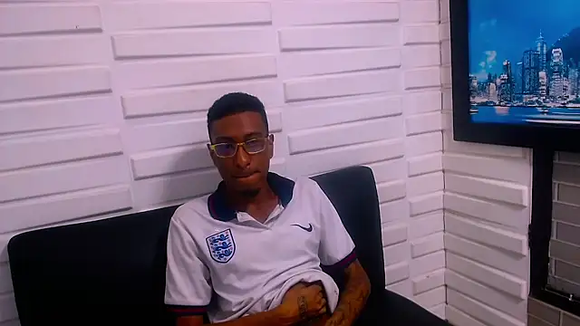 Jose Smoke online show from November 2025 03:11:01 PM