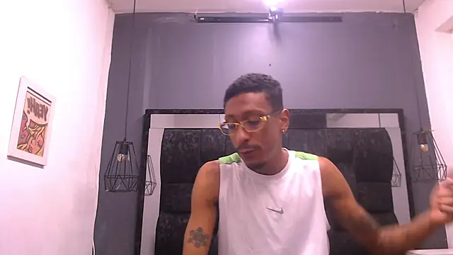 Jose Smoke online show from November 2025 03:32:02 AM