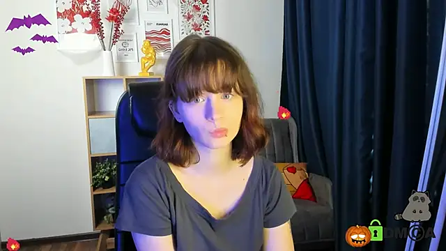 Alina Mills online show from October 2025 08:49:01 AM