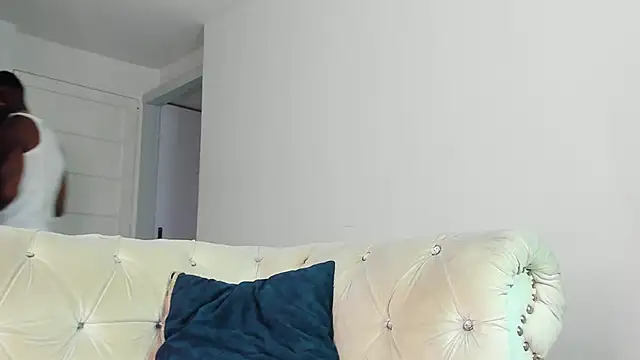 Snapshot of Makonneen chatting on November 2025 12:10:01 AM Makonneen online show from November 2025 12:10:01 AM