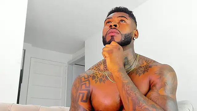 Snapshot of Makonneen chatting on November 2025 12:16:02 PM Makonneen online show from November 2025 12:16:02 PM