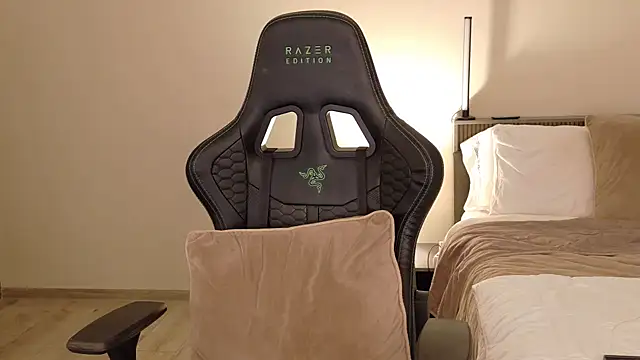 Snapshot of joycesilver chatting on September 2025 09:11:02 AM joycesilver online show from September 2025 09:11:02 AM