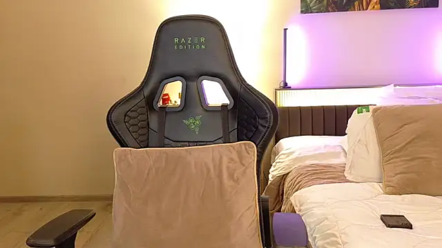 Snapshot of joycesilver chatting on October 2025 08:00:01 AM joycesilver online show from October 2025 08:00:01 AM