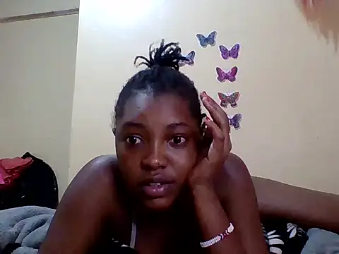 Snapshot of Zara_Twilight chatting on December 2024 10:27:02 PM Zara Twilight online show from December 2024 10:27:02 PM