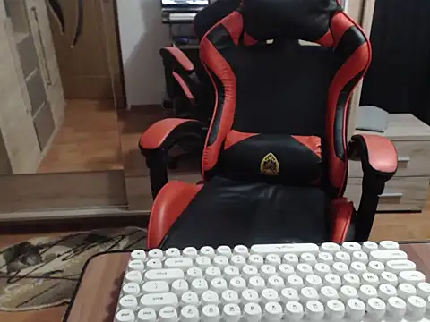uncutguy01 online show from September 2025 04:10:02 PM