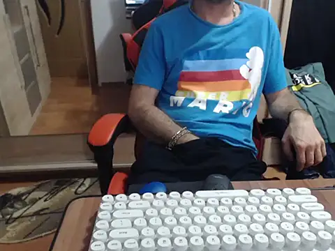 uncutguy01 online show from September 2025 04:27:01 AM