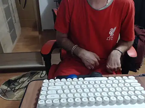 uncutguy01 online show from September 2025 05:02:02 AM
