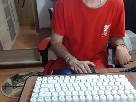 uncutguy01 online show from September 2025 04:50:01 AM