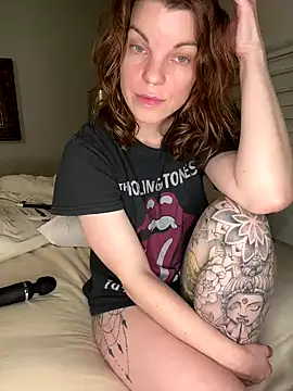 wildefaye online show from November 2025 09:03:02 PM