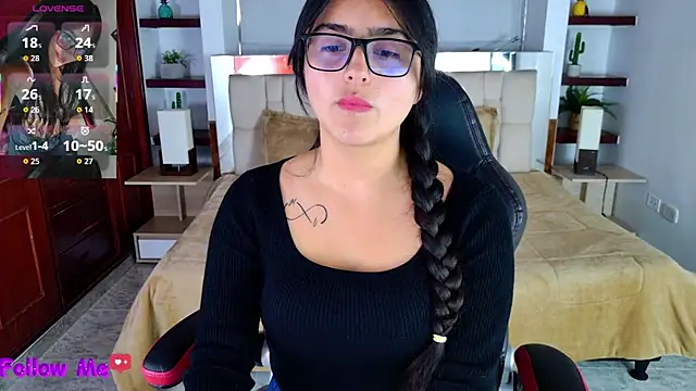 Snapshot of scarlleth_ chatting on September 2025 12:07:01 PM scarlleth online show from September 2025 12:07:01 PM