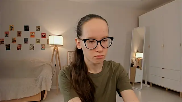 BettyBrowni online show from March 2025 04:13:01 PM