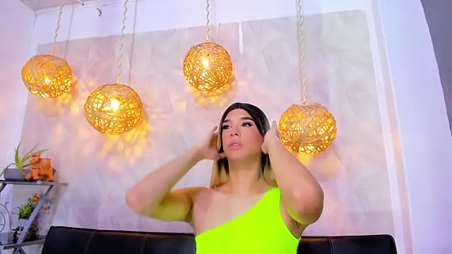 victoria aleia  online show from February 2025 08:28:01 PM