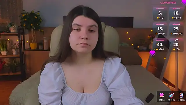 Snapshot of Viola__Shy chatting on May 2026 08:36:02 PM Viola Shy online show from May 2026 08:36:02 PM