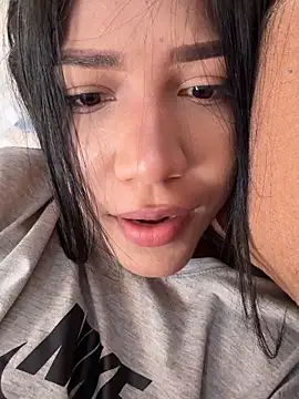 Alissarhys26 online show from December 2025 03:18:02 PM