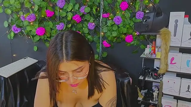 Snapshot of Sweett_Mollyy chatting on June 2026 06:08:02 PM Sweett Mollyy online show from June 2026 06:08:02 PM