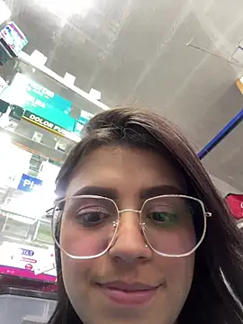 Snapshot of Sweett_Mollyy chatting on July 2026 11:01:02 PM Sweett Mollyy online show from July 2026 11:01:02 PM