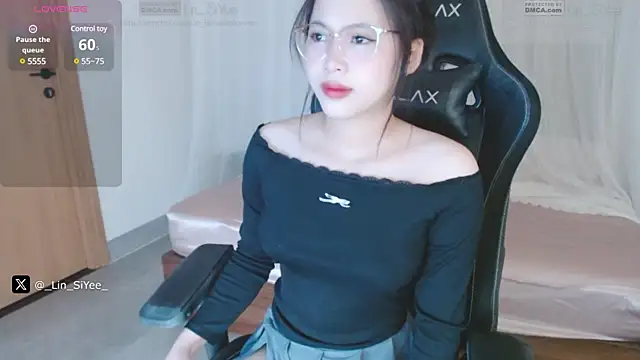 Snapshot of Lin_SiYee chatting on February 2025 01:21:01 AM Lin SiYee online show from February 2025 01:21:01 AM