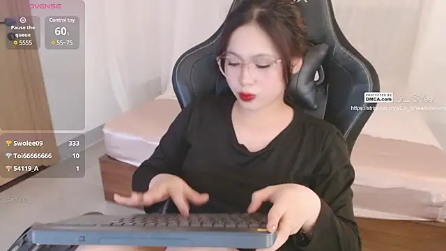 Snapshot of Lin_SiYee chatting on February 2025 05:20:02 AM Lin SiYee online show from February 2025 05:20:02 AM