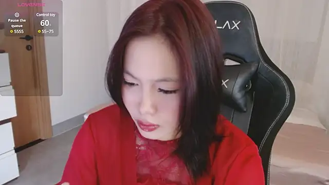 Snapshot of Lin_SiYee chatting on March 2025 01:50:02 AM Lin SiYee online show from March 2025 01:50:02 AM