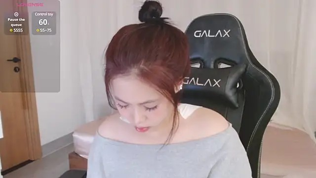 Snapshot of Lin_SiYee chatting on March 2025 04:19:01 AM Lin SiYee online show from March 2025 04:19:01 AM