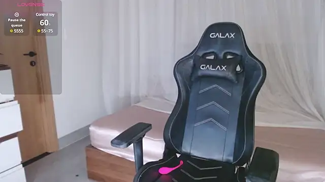 Snapshot of Lin_SiYee chatting on March 2025 02:47:01 PM Lin SiYee online show from March 2025 02:47:01 PM