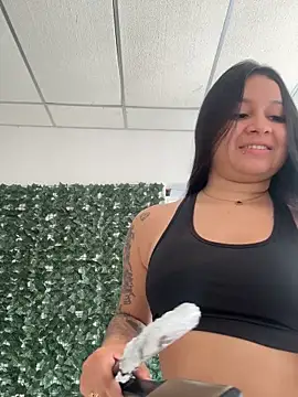 Snapshot of Pretty_Isadora chatting on October 2025 07:25:01 PM Pretty Isadora online show from October 2025 07:25:01 PM