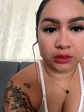 Snapshot of Pretty_Isadora chatting on November 2025 09:03:02 PM Pretty Isadora online show from November 2025 09:03:02 PM