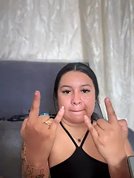 Snapshot of Pretty_Isadora chatting on November 2025 04:38:01 PM Pretty Isadora online show from November 2025 04:38:01 PM