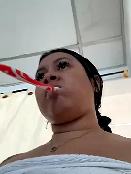 Snapshot of Pretty_Isadora chatting on November 2025 02:27:02 PM Pretty Isadora online show from November 2025 02:27:02 PM